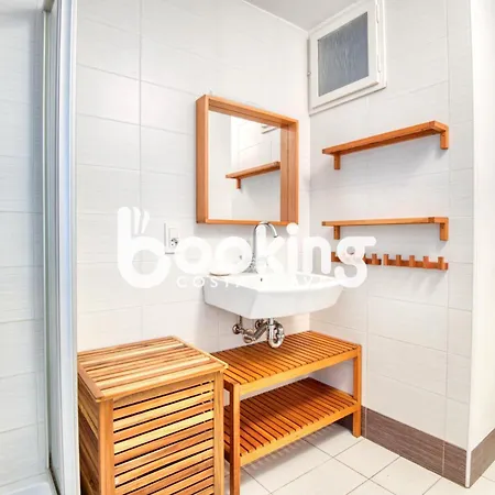 Appartement Camelies Per 5 Persones A 5 Minuts De La Cala Rovira I A Poca Distancia Del Centre De
