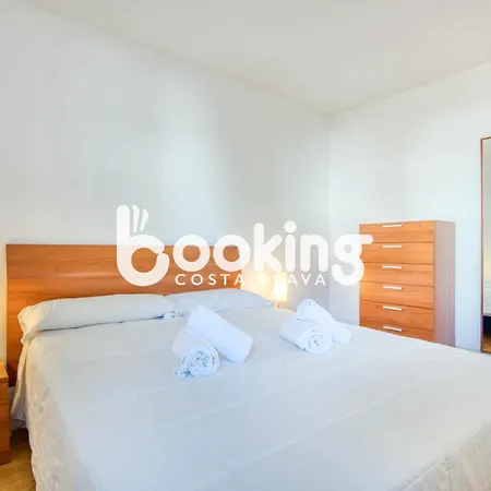 Apartment Camelies Apartament: Beachside Retreat Near Center Platja d'Aro